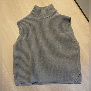 Abercrombie & Fitch sleeveless turtleneck